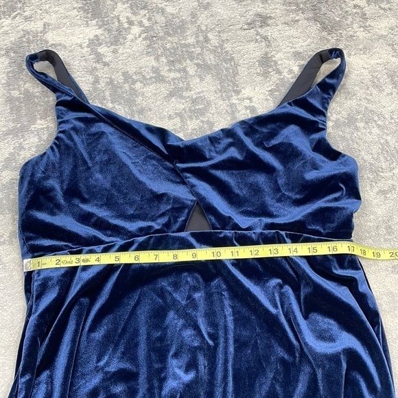 NWT Lovely Dessy Group Twist Front Cut Out Velvet Maxi Dress Gown Midnight Blue - Picture 6 of 10